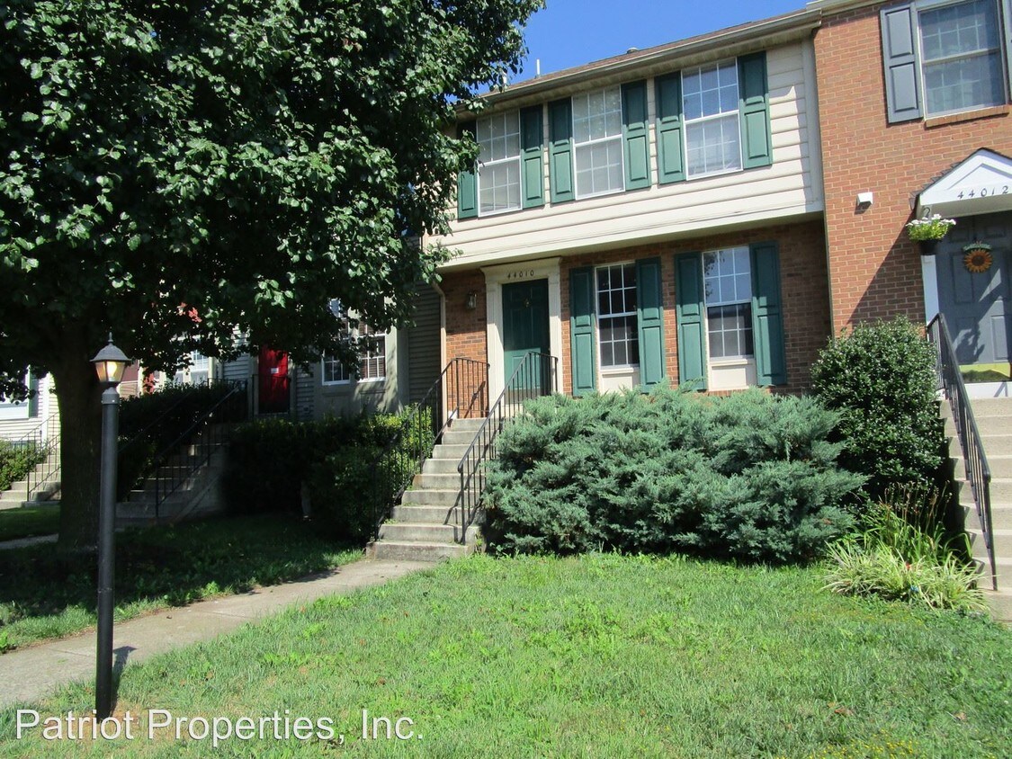 2 br, 2.5 bath House 44010 Choptank Terrace House Rental in Ashburn