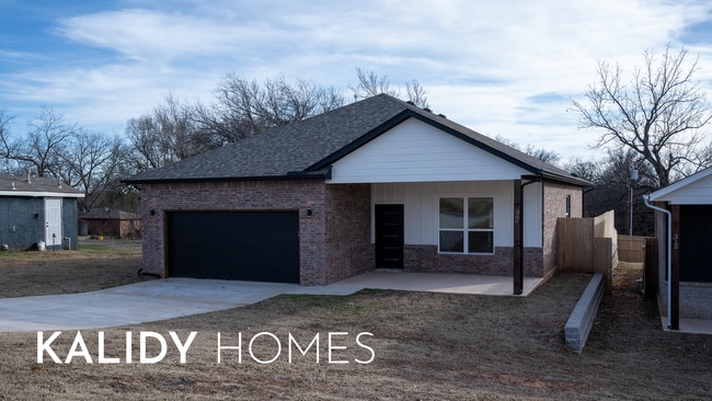 Building Photo - 308 W 3rd St