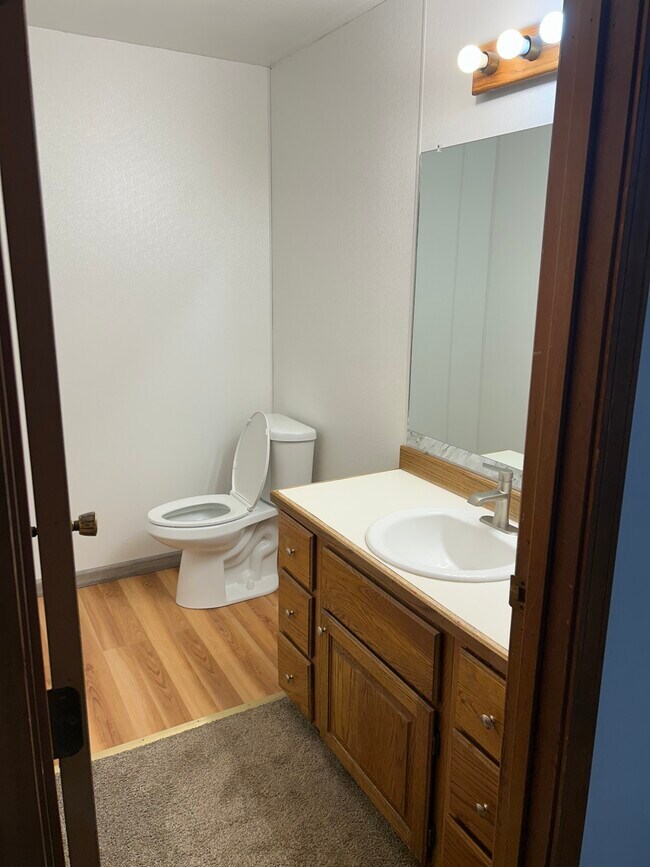 Foto del edificio - 5001 E Mayflower Ln