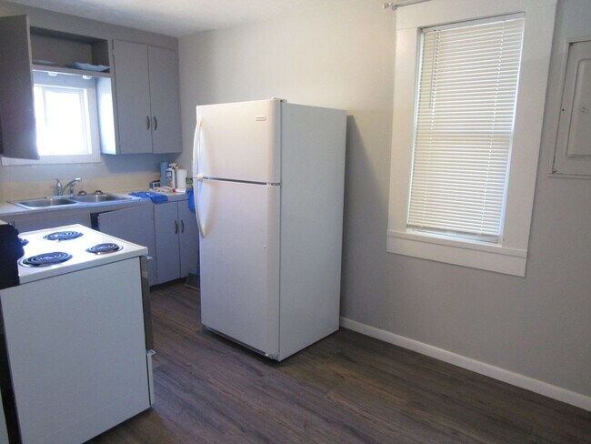 Foto del edificio - Bungalow in Heart of Prineville - Availabl...