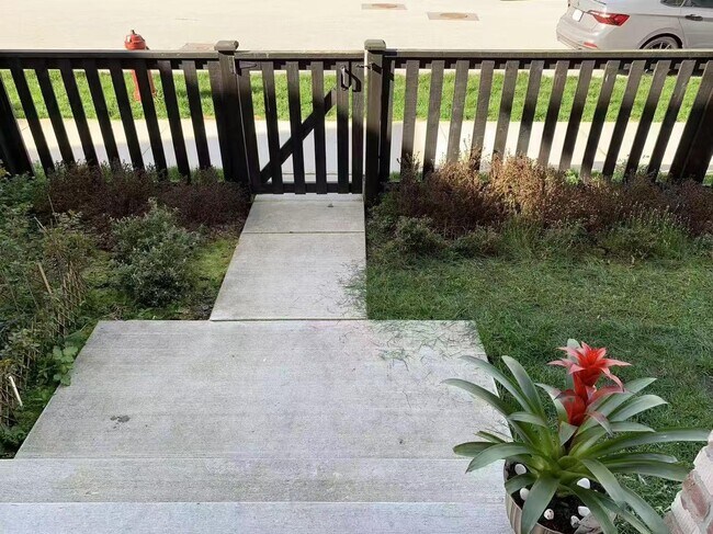 Photo du bâtiment - 19670-19675 75 Ave