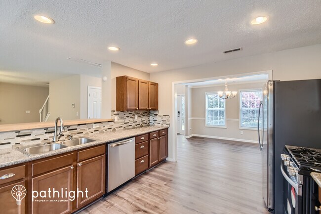 Building Photo - 407 Emerald Trce, Jonesboro, GA, 30236