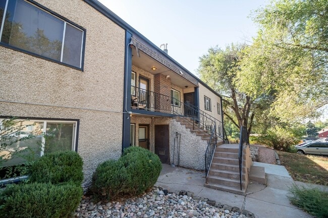 Foto del edificio - 6190 Webster St