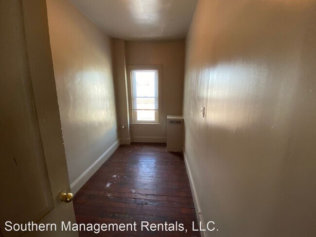 Foto del edificio - 4 br, 1 bath House - 53 S Penn St 2nd Fl