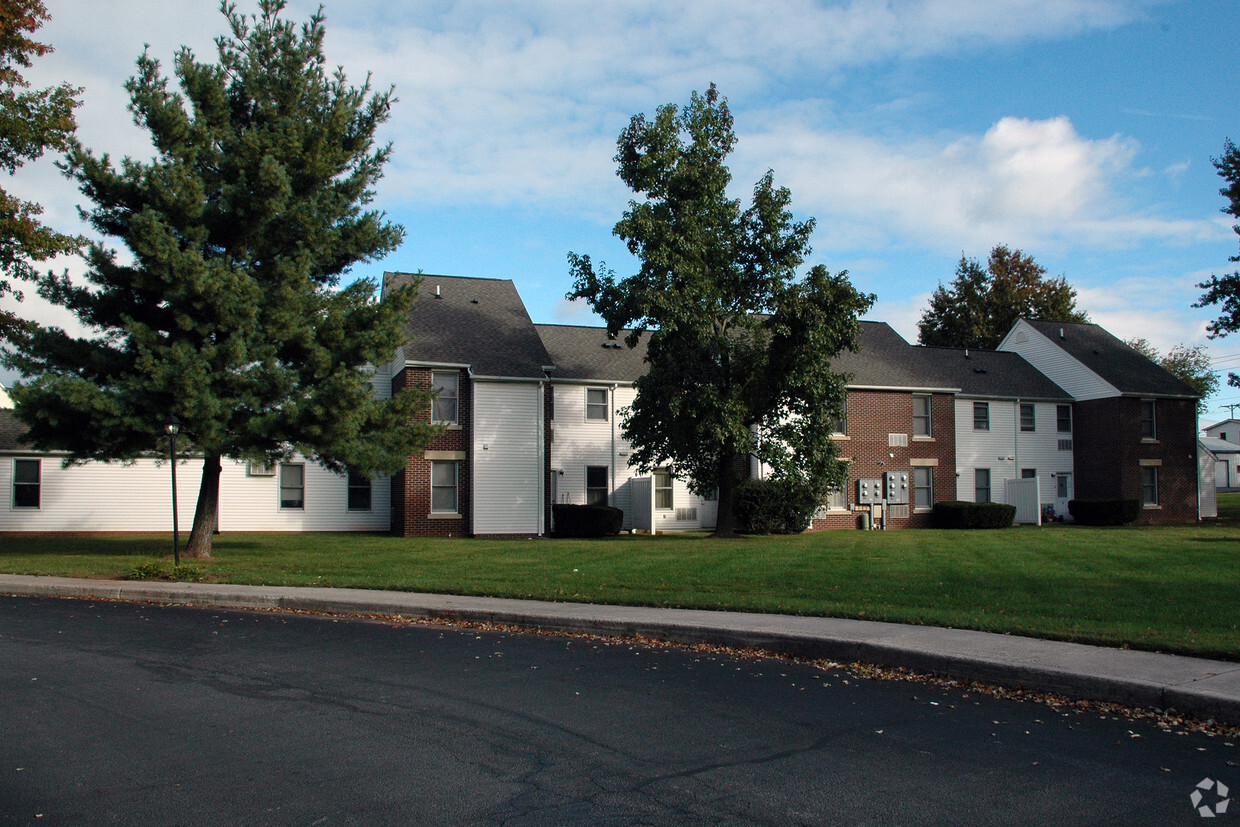 Building Photo - Oxford Manor Apartments