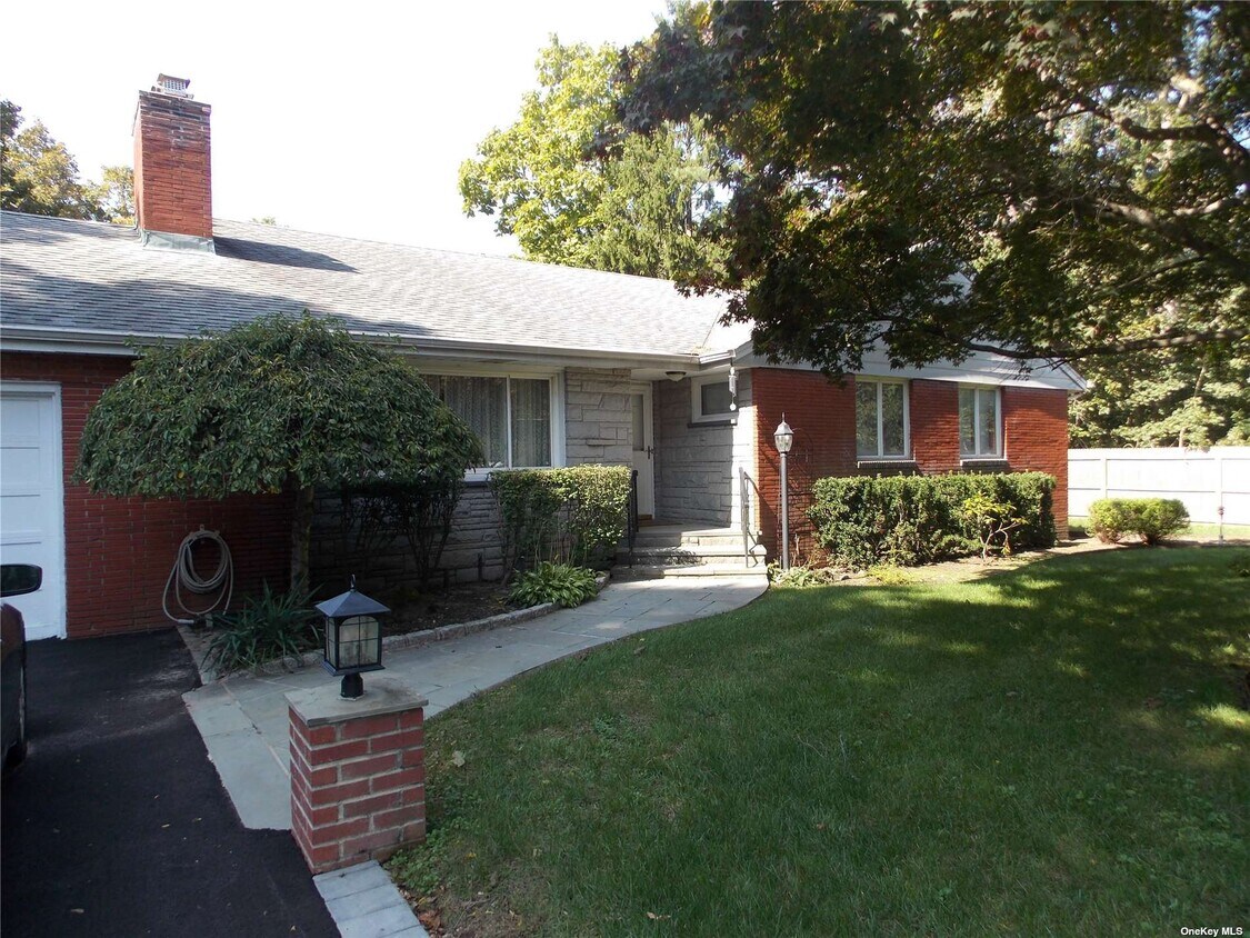 Foto principal - 806 Belmore Ave