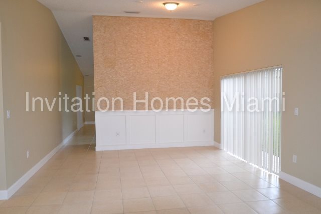 Building Photo - 4233 SW 153rd Ct