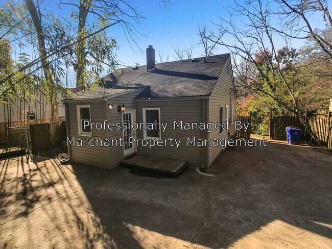 Foto del edificio - 235 W Hillcrest Dr