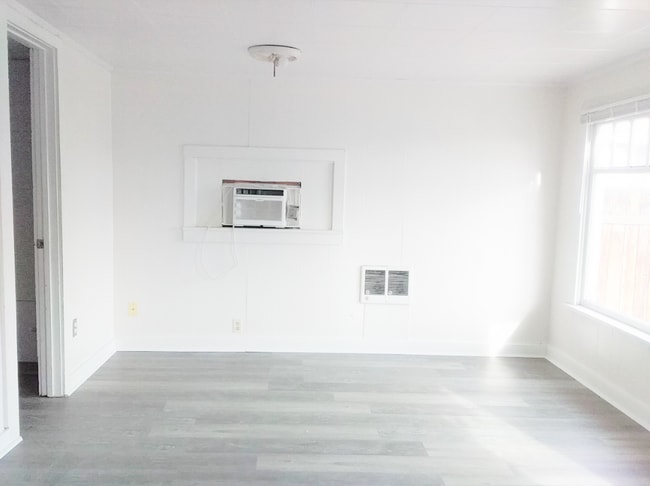 Building Photo - 2436 Chatham Hill Dr