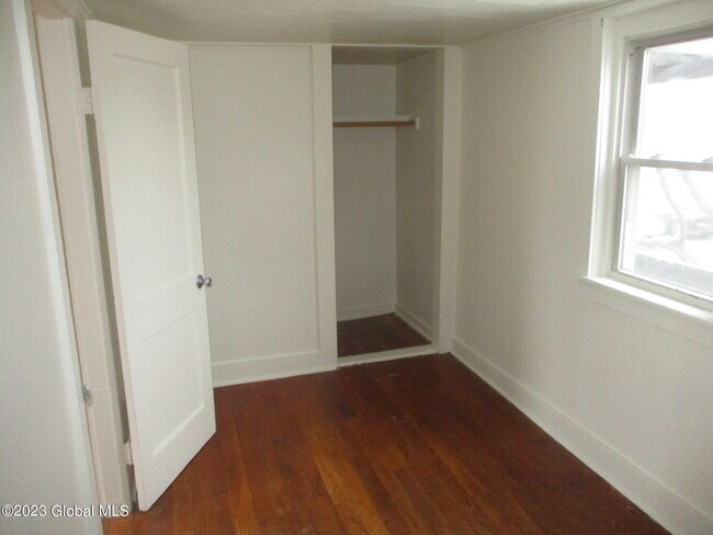 Building Photo - 209 25th St