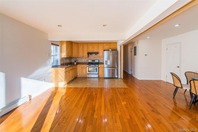 Foto del edificio - 245-63 61st Ave