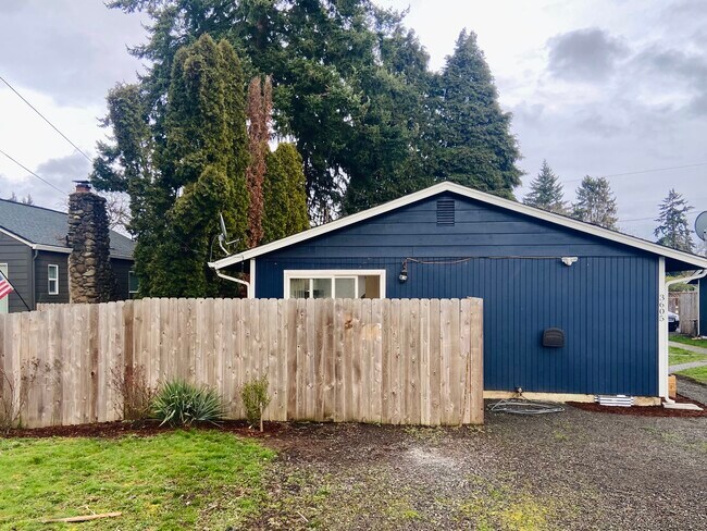 Building Photo - 3605 N St