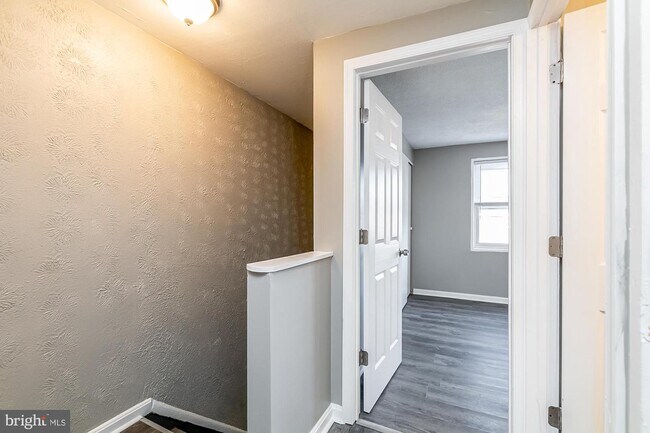 Foto del edificio - 7839 St Claire Ln