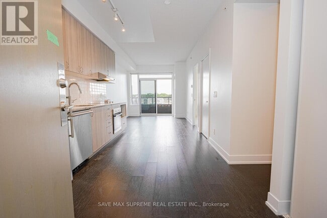 Building Photo - 220-227 KENASTON Gdns