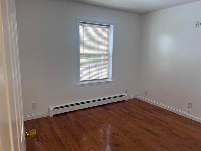 Building Photo - 144 Pavilion Ave