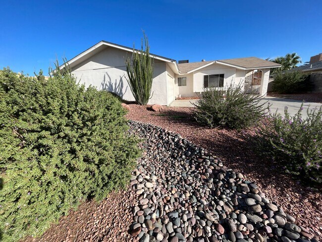 Foto del edificio - Cozy 3 bed, 2 bath, 1 story home1