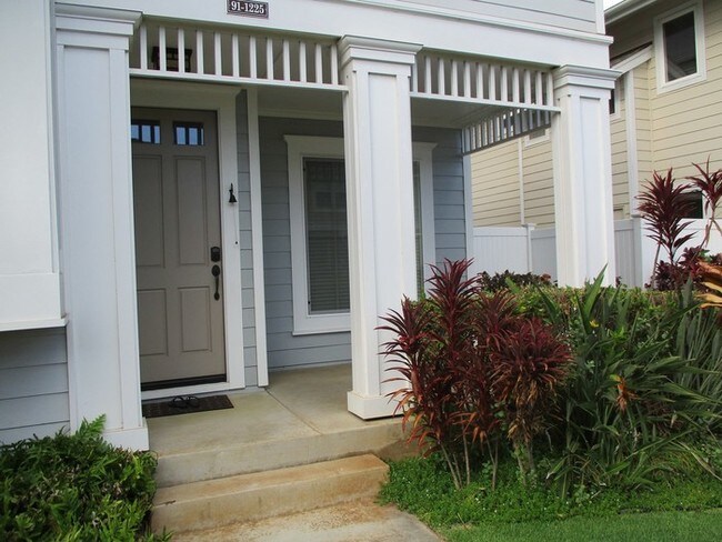Building Photo - PET FRIENDLY 4 bedroom in gated community