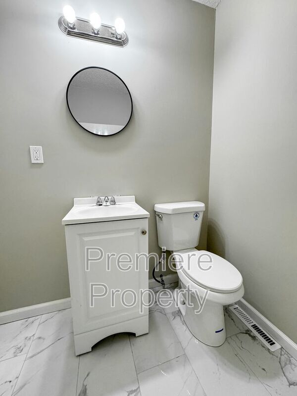 Building Photo - 2228 S Home Ave