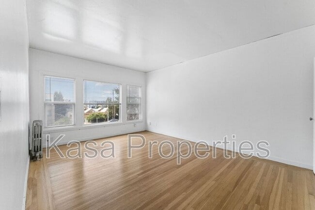 Building Photo - 1856 Spruce St