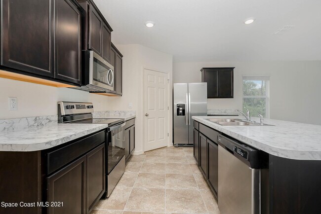 Foto del edificio - 724 Starland St SE