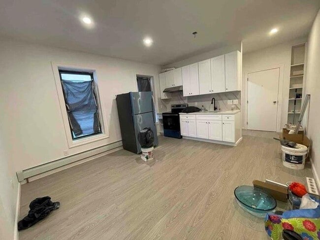 Building Photo - 627 Bay Ridge Ave