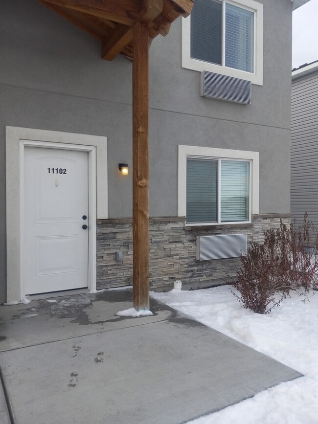 Building Photo - 310 Ella Ln