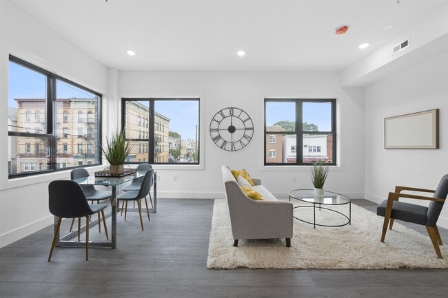 Building Photo - 425-429-429 Avenue C