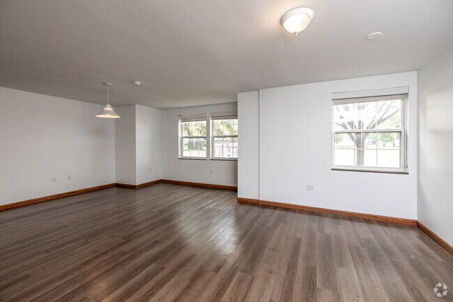2 habitaciones, 2 baños - Sala de estar - Nemitz Hall