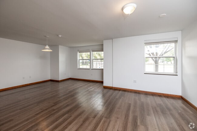 2BR, 2BA - Living Room - Nemitz Hall
