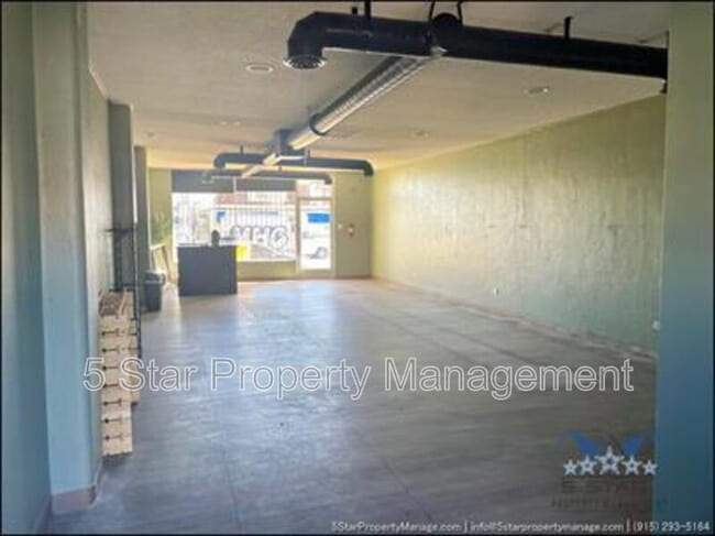 Building Photo - 1909 Yandell Dr