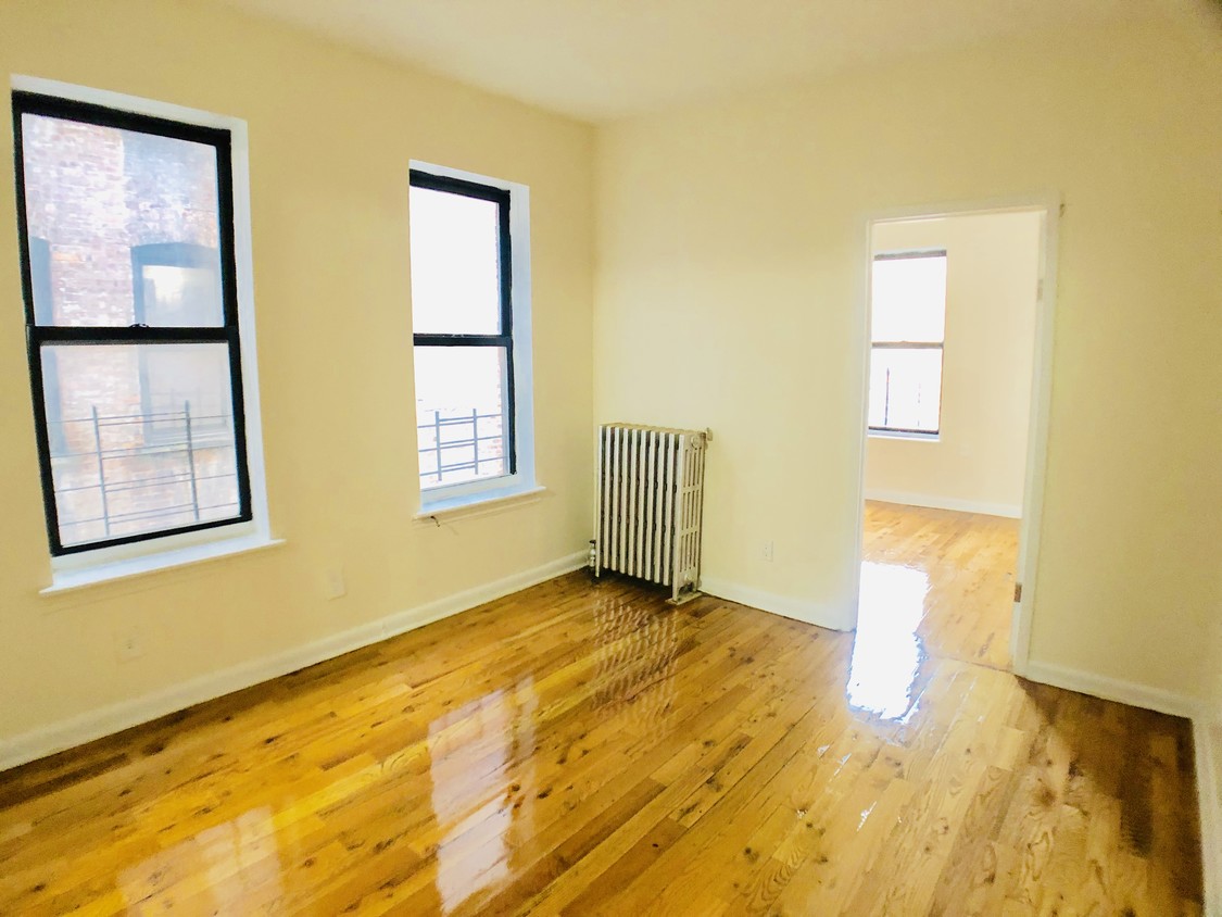 Living Area - 215 W 145th St