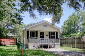 Building Photo - 1028 Duke St