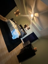 Building Photo - 8640 Rockland Dr