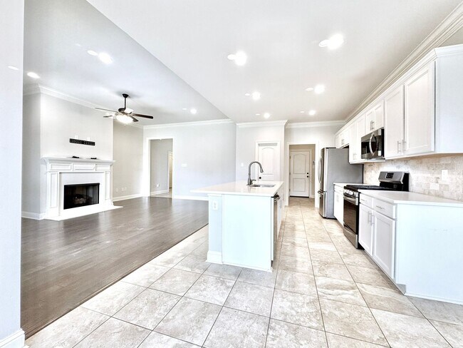 Foto del edificio - 3 Bedroom House Near LSU in Lake Villas