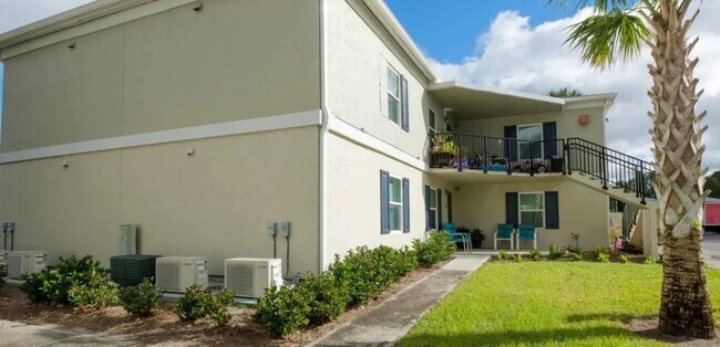 Foto del edificio - Wayne Dench Apartments