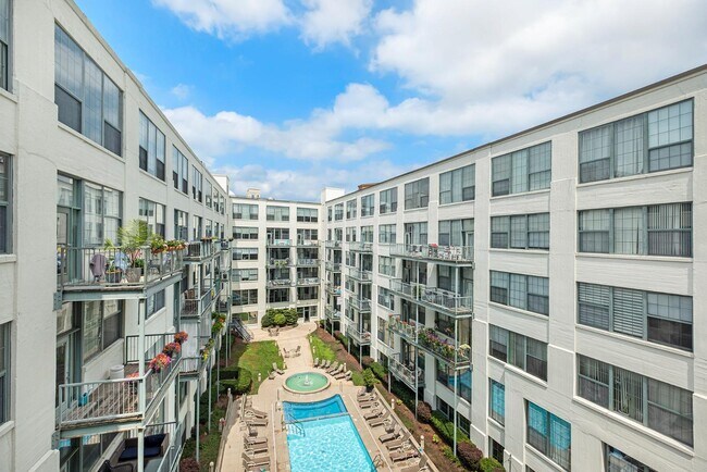 Foto del edificio - 940 Monroe Ave NW