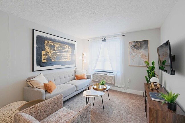Building Photo - EMR Apartments