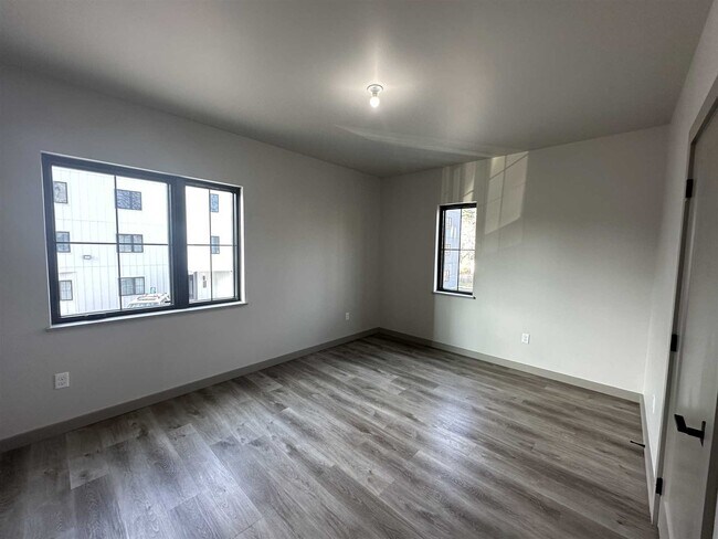 Foto del edificio - 472 Maple St