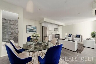 Building Photo - Stunning 2 BED w/ Balcony in Bushwick!