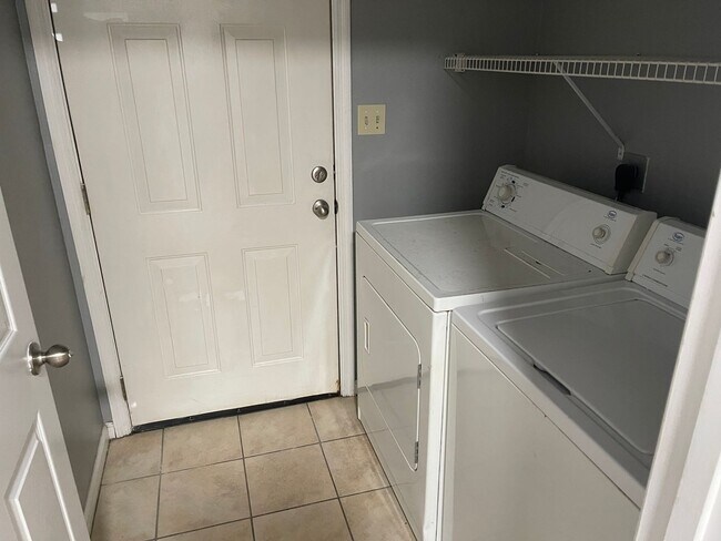 Building Photo - CATANA COURT