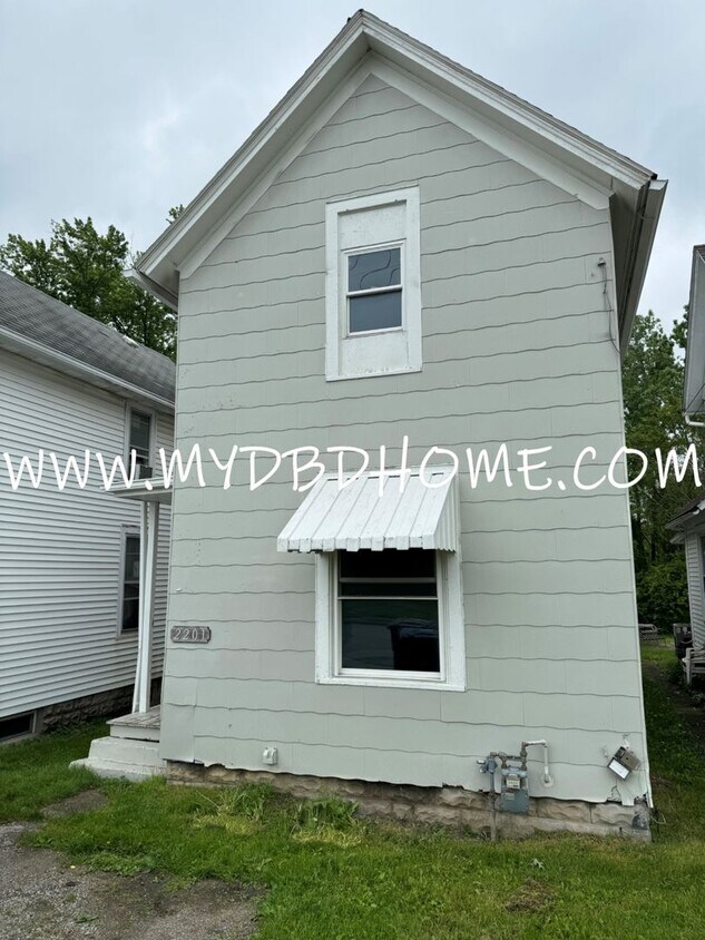 Primary Photo - 2201 W Main St