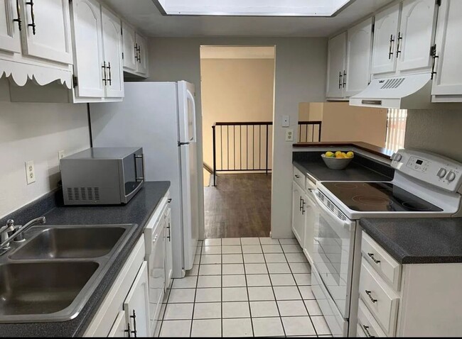 Foto del edificio - 7461 Prairie Rd NE