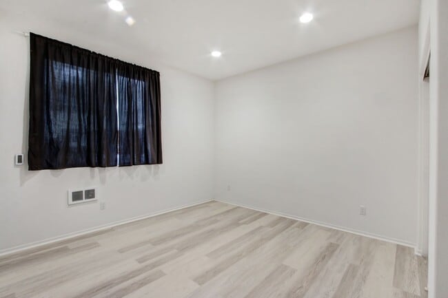 Building Photo - Tri-Level, Fully Loaded Home at The Resort in Rancho Cucamonga For Lease!