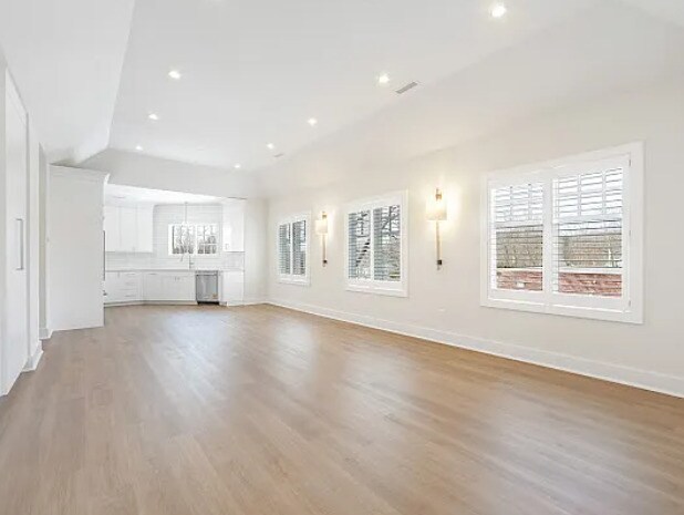 Foto del edificio - 445 Ramapo Valley Rd