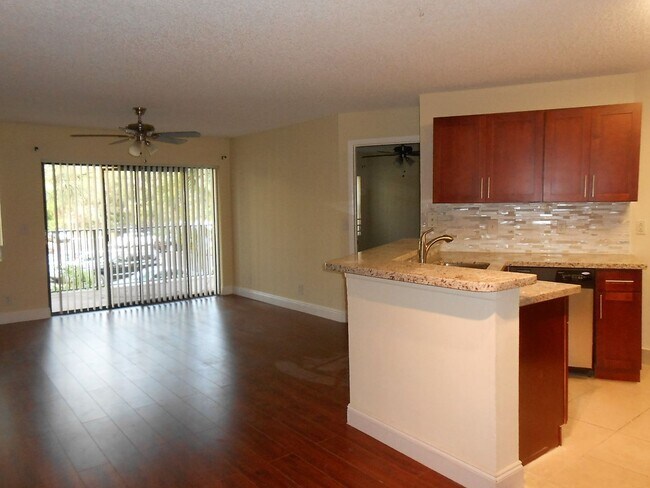 Foto del edificio - spacious 2 Bed / 2 Bath Condo
