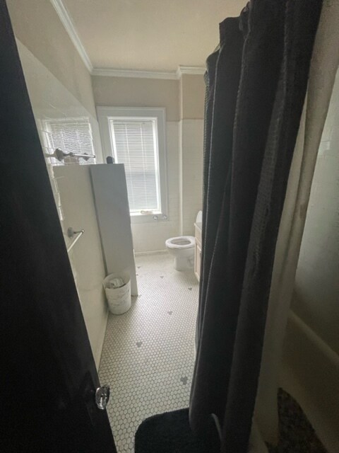 bathroom - 6100 W Bluemound Rd