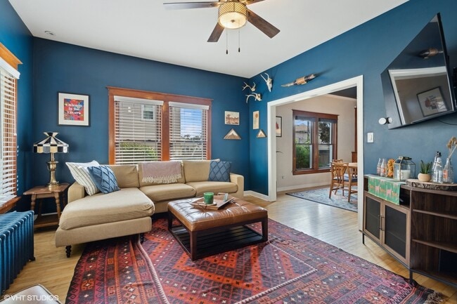 Foto del edificio - 4038 Grove Ave