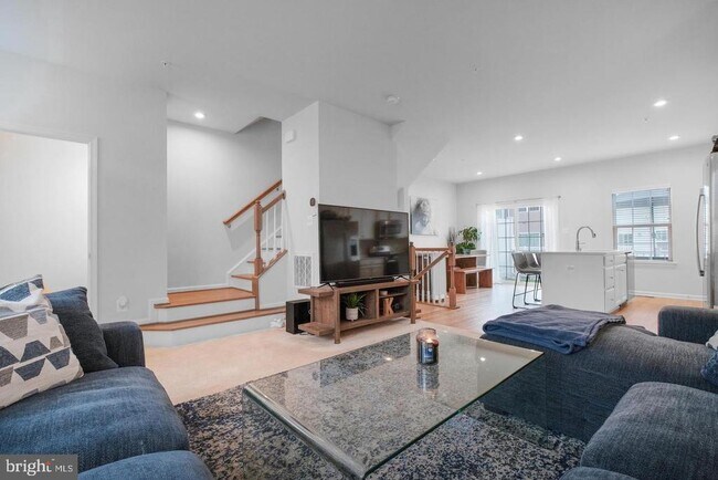 Foto del edificio - 52 Caswell Dr