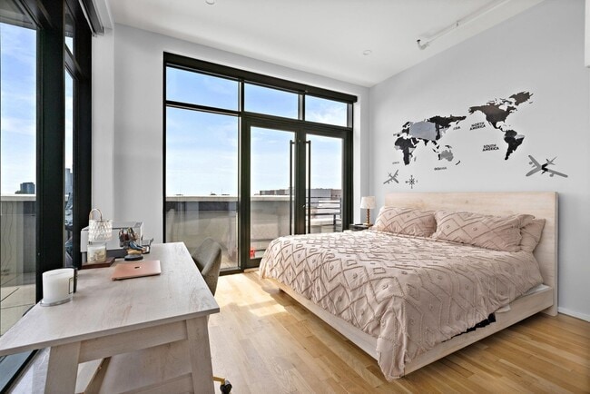 Building Photo - 142 Charles St