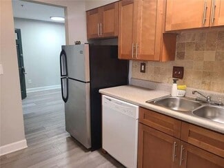 Building Photo - 3117 Colonial Way